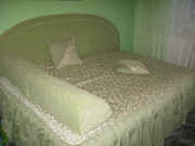 Продаю 2-х спальную кровать с аксессуарами