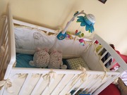 Детская кроватка с ортопедическим матрасом и игрушкой с проэкцией